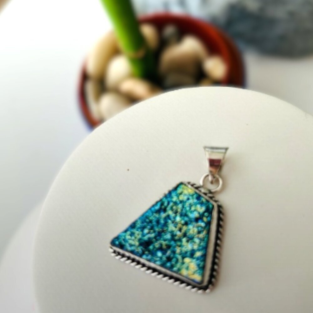 Triangular Blue Green Druzy Crystal Silverplated Unique Fashion Pendant Necklace
